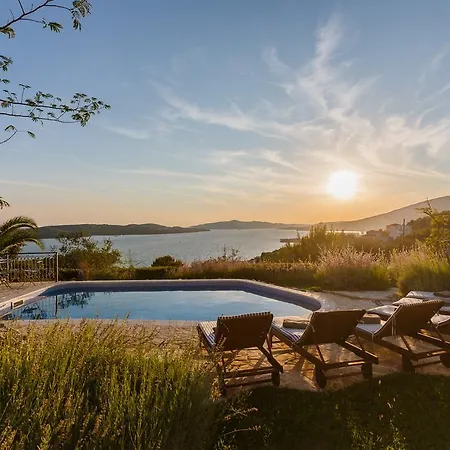 Villa Amarina