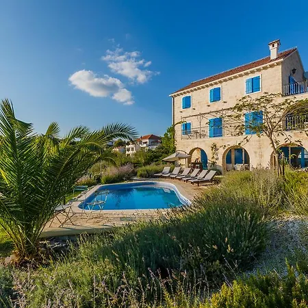 Villa Amarina *