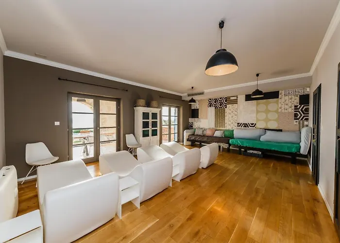 Amarina Villa *